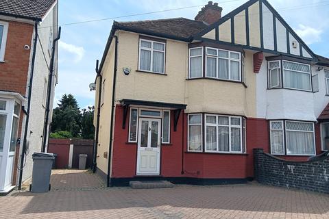 3 bedroom semi-detached house to rent, London NW9
