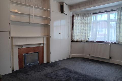 3 bedroom semi-detached house to rent, London NW9