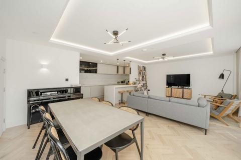 3 bedroom flat to rent, Armitage Road, London NW11