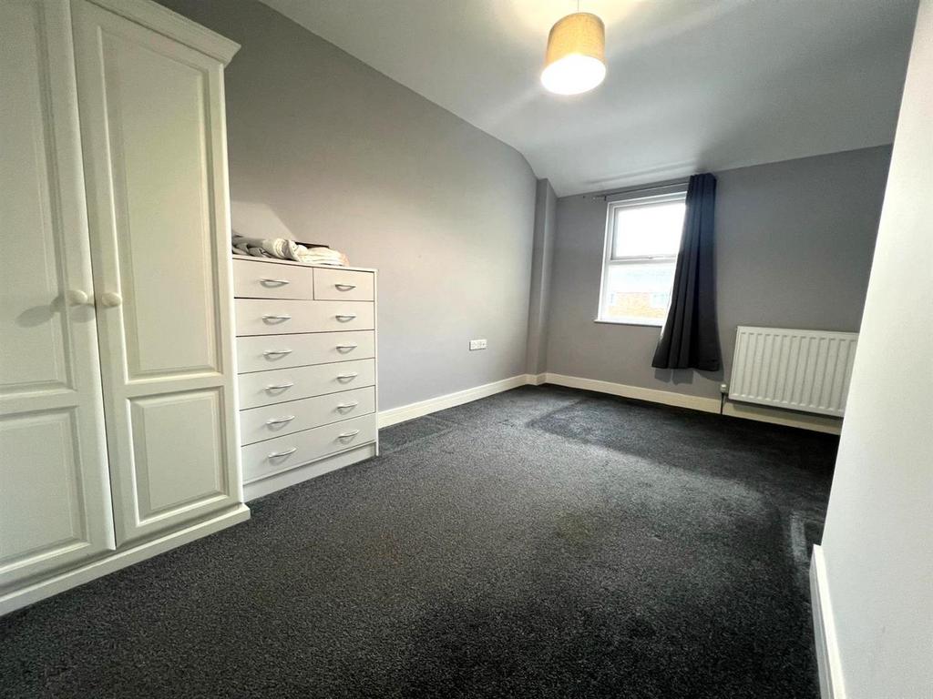 Bedroom 1.jpg