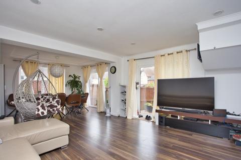 3 bedroom semi-detached house for sale, Kingly Way, Dover, CT17