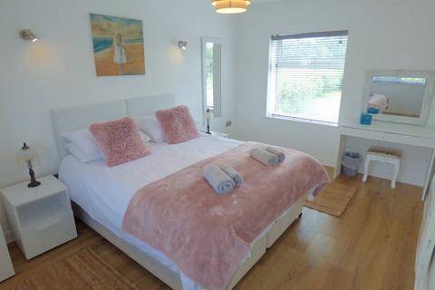 2 bedroom flat to rent, Pontargothi, Carmarthen, Carmarthenshire