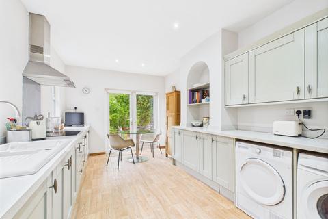 4 Ebers Grove, Nottingham, NG3 5EA