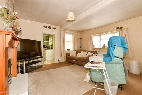 3 bedroom semi-detached house for sale, Lee Street, Horley RH6