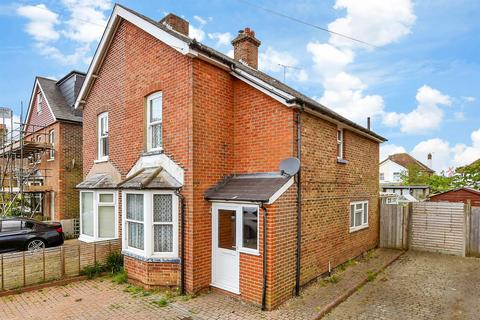 3 bedroom semi-detached house for sale, Lee Street, Horley RH6