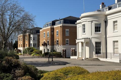 undefined, Grosvenor Square, Hampshire SO15