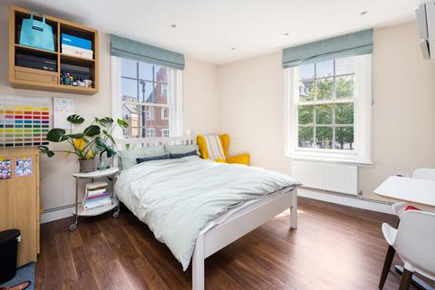 2 bedroom flat for sale, Cleeve House, Calvert Avenue, London, E2