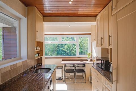 60 Meadowview Road, London, SE6 3NN