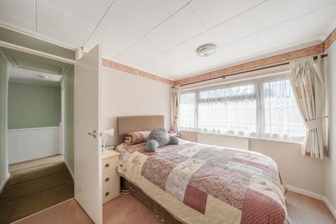 38 Bonsey Lane, Woking, GU22 9PT