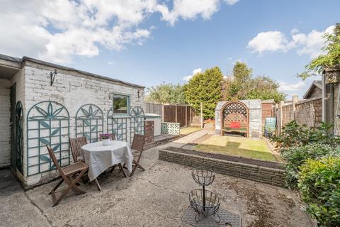 38 Bonsey Lane, Woking, GU22 9PT