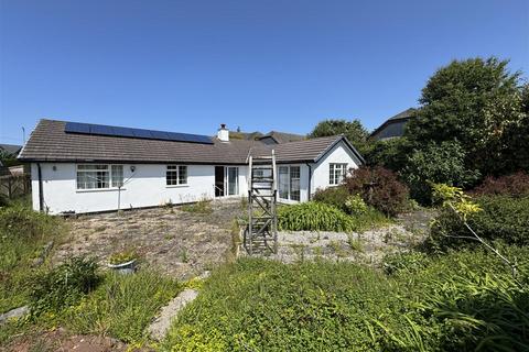 4 bedroom detached bungalow for sale, Perranwell Road, Goonhavern