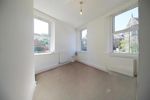 1 bedroom flat to rent, Station Road, Hadfield SK13