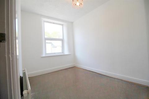 1 bedroom flat to rent, Station Road, Hadfield SK13