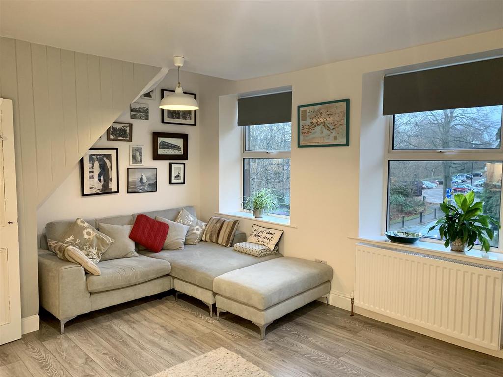 Lounge area.JPG