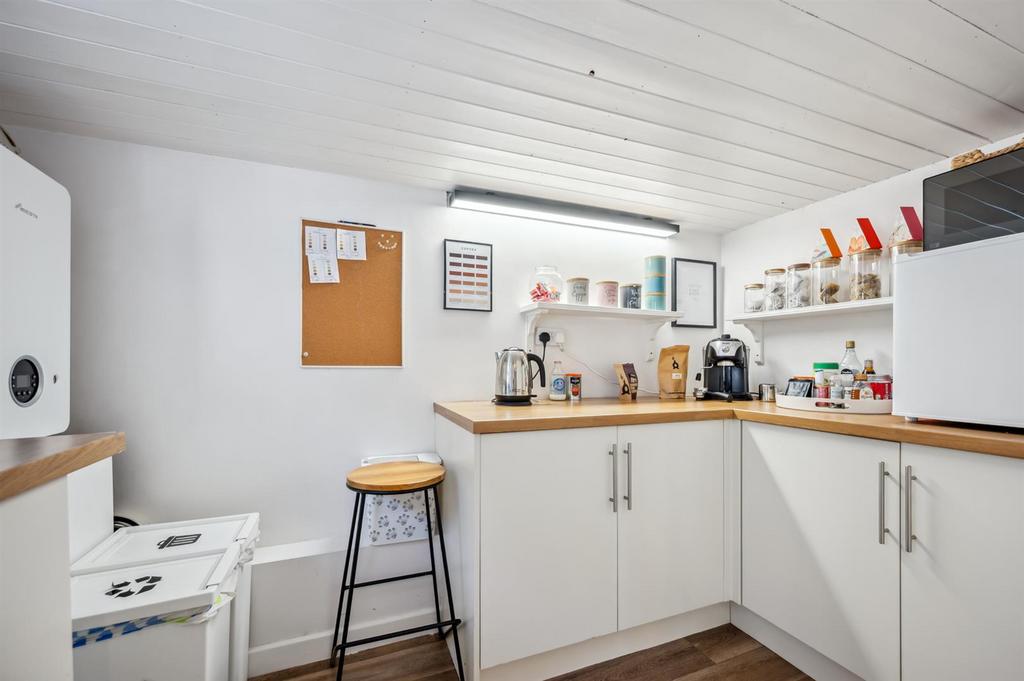 Kitchenette.jpg