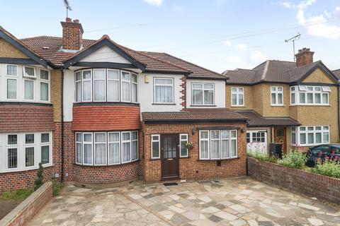 4 bedroom semi-detached house for sale, Lyndon Avenue, Pinner, Middlesex, HA5