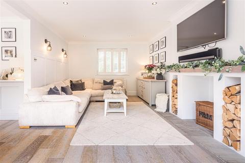 92 Coopersale Common, Coopersale, Epping, CM16 7QU