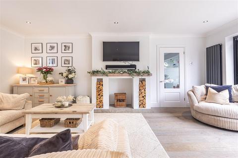 92 Coopersale Common, Coopersale, Epping, CM16 7QU