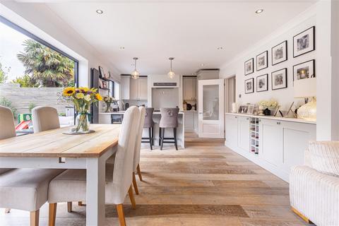92 Coopersale Common, Coopersale, Epping, CM16 7QU