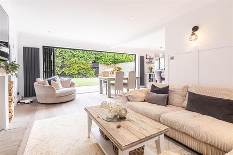92 Coopersale Common, Coopersale, Epping, CM16 7QU
