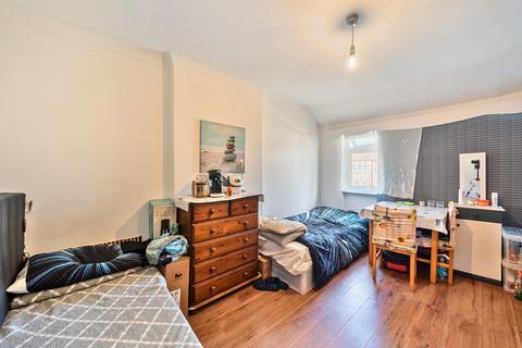 3 bedroom terraced house for sale, Rosemead Avenue, Mitcham