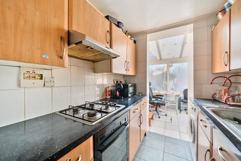Rosemead Avenue, Mitcham