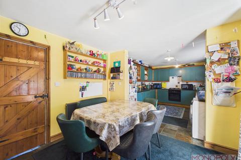 4 bedroom semi-detached house for sale, Talwrn Road, Coedpoeth, Wrexham