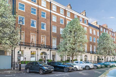 Flat 3, 40 Devonshire Place, London, W1G 6JX