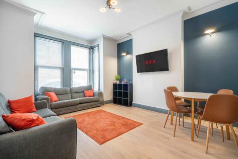 undefined, Large room with ensuite, 22 Yarborough Road
