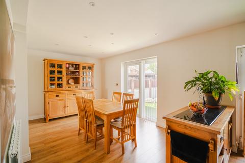 25 Hunters Way, Bristol, BS34 7EP
