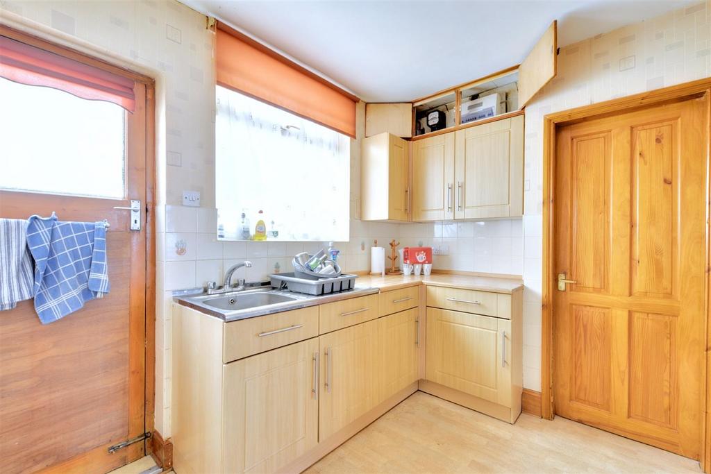 Kitchen 1.jpeg