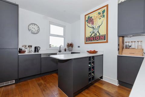 2 bedroom flat for sale, Victoria Road, Shoreham-by-sea, BN43