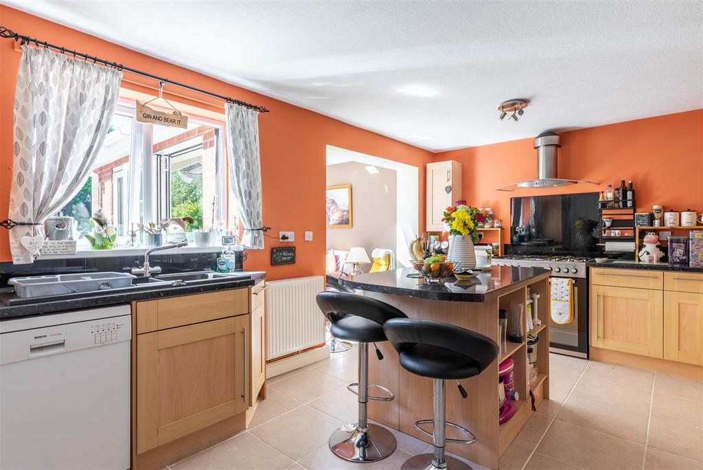 Kitchen/Dining
