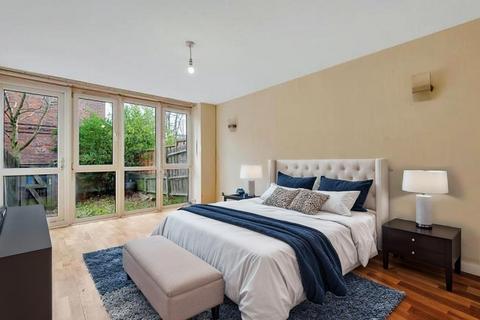 4 bedroom house share to rent, Partington Close, London N19
