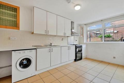 4 bedroom house share to rent, Partington Close, London N19