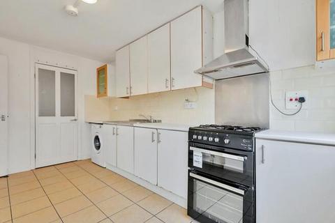 4 bedroom house share to rent, Partington Close, London N19