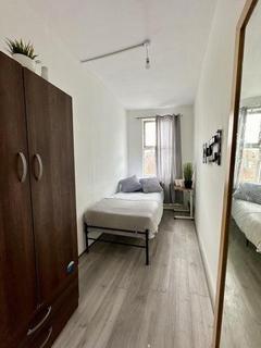 4 bedroom house share to rent, Partington Close, London N19