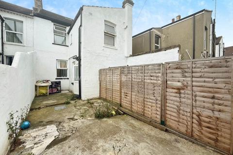 76a Hamlet Road, Southend-on-sea, SS1 1HH