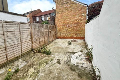 76a Hamlet Road, Southend-on-sea, SS1 1HH