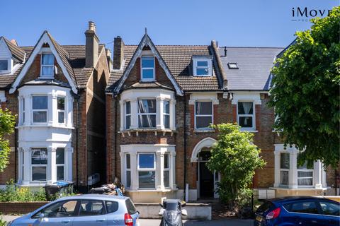 2 bedroom flat for sale, Oliver Avenue, London SE25