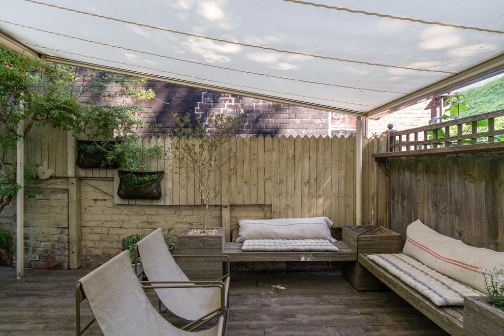 284900 - Hilton Lodge Union Road High Res-14.jpg