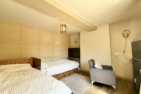 15 High Street, Ipstones, Stoke-on-trent, ST10 2LU