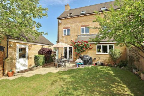 6 Cherry Tree Court, Witney, OX28 1GQ
