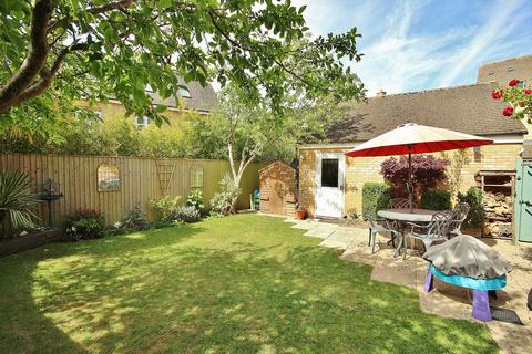 6 Cherry Tree Court, Witney, OX28 1GQ