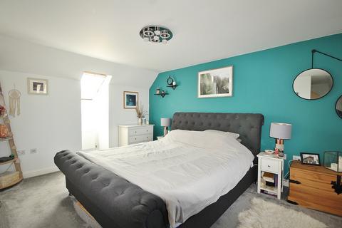 6 Cherry Tree Court, Witney, OX28 1GQ