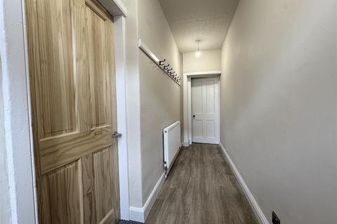 2 bedroom end of terrace house for sale, Commercial Road, Skelmanthorpe, HD8 9DX