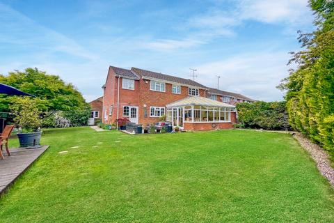 9 Thornage Close, Luton, LU2 7AT