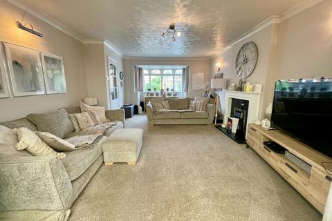 9 Thornage Close, Luton, LU2 7AT