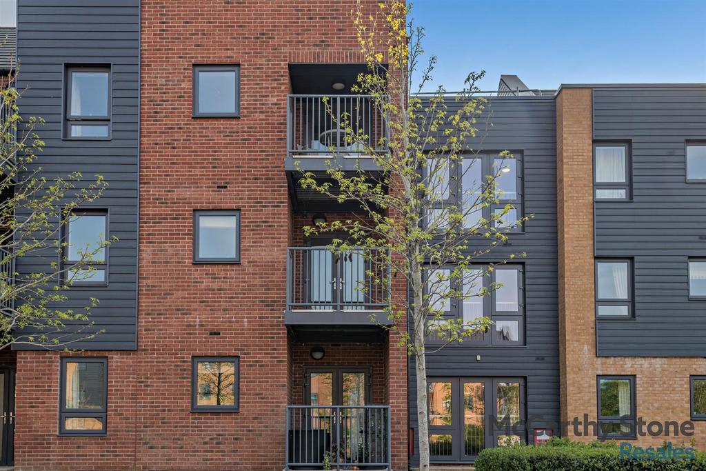8646317-exterior04-800.jpg