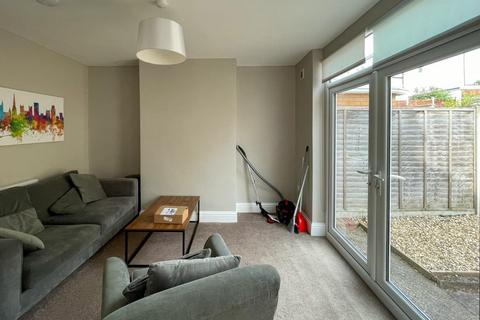 8 Ashdene Avenue, Bristol, BS5 6QH